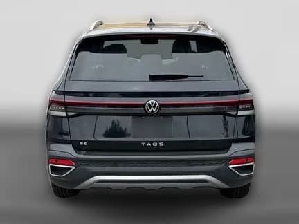 Volkswagen Taos SE FWD 2026 — side view