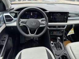 Volkswagen Taos SE FWD 2026 — side view