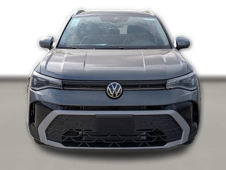 Volkswagen Taos SE FWD 2026 — side view