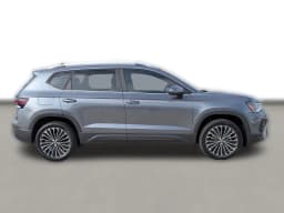 Volkswagen Taos SE FWD 2026 — side view