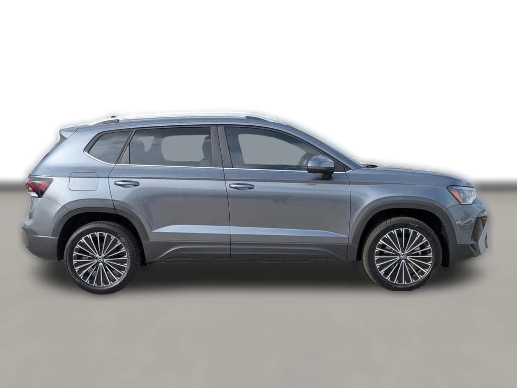 Volkswagen Taos SE FWD 2026 — side view