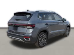 Volkswagen Taos SE FWD 2026 — side view