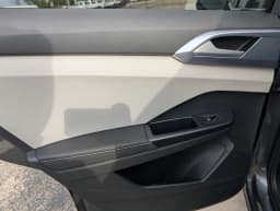 Volkswagen Taos SE FWD 2026 — side view
