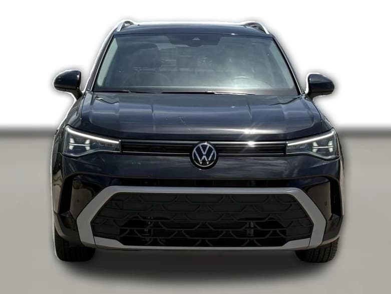 Volkswagen Taos SE FWD 2025 — side view
