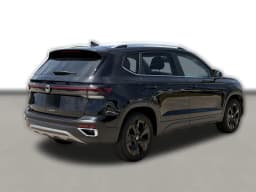 Volkswagen Taos SE FWD 2025 — side view