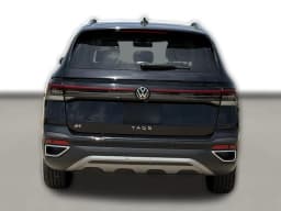 Volkswagen Taos SE FWD 2025 — side view