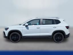 Volkswagen Taos SE FWD 2026 — side view
