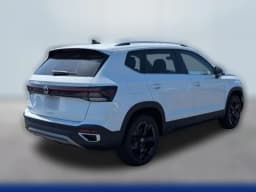 Volkswagen Taos SE FWD 2026 — side view