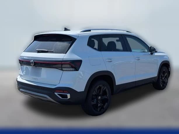 Volkswagen Taos SE FWD 2026 — side view