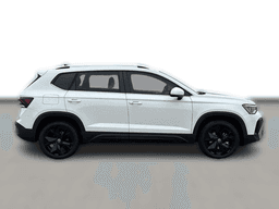 Volkswagen Taos SE FWD 2025 — side view