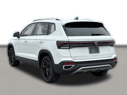 Volkswagen Taos SE FWD 2025 — side view