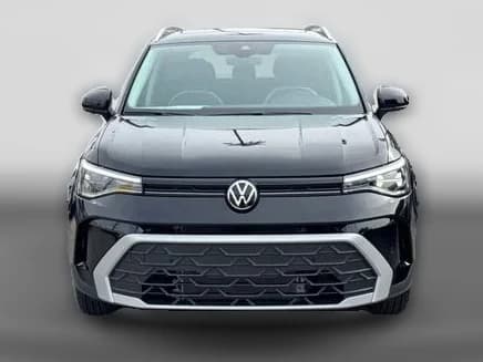 Volkswagen Taos SE FWD 2026 — side view