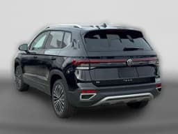 Volkswagen Taos SE FWD 2026 — side view