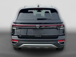 Volkswagen Taos SE FWD 2026 — side view