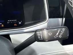 Volkswagen Taos SE FWD 2026 — side view