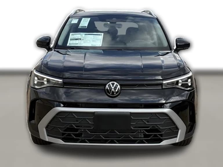 Volkswagen Taos SE FWD 2026 — side view