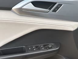 Volkswagen Taos SE FWD 2026 — side view