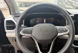 Volkswagen Taos SE FWD 2026 — side view