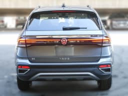 Volkswagen Taos SE FWD 2025 — side view