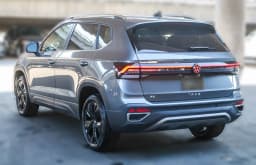 Volkswagen Taos SE FWD 2025 — side view
