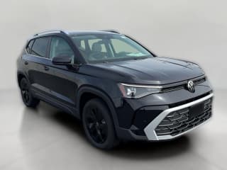 Volkswagen Taos SE FWD