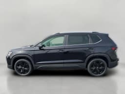 Volkswagen Taos SE FWD 2026 — side view