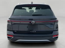Volkswagen Taos SE FWD 2026 — side view