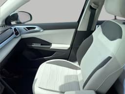 Volkswagen Taos SE FWD 2026 — side view