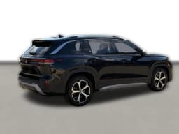 Volkswagen Tiguan SE FWD 2026 — side view