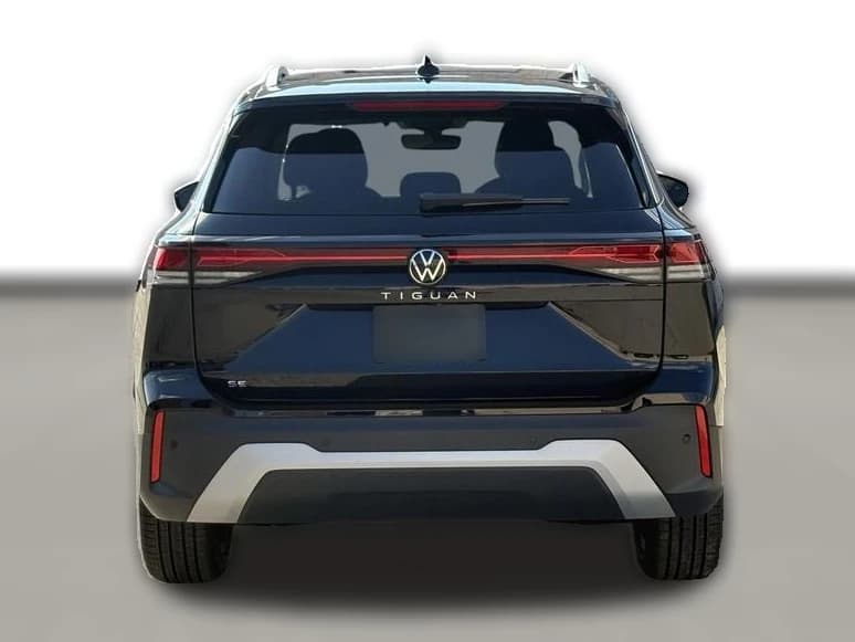 Volkswagen Tiguan SE FWD 2026 — side view