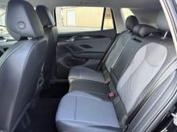 Volkswagen Tiguan SE FWD 2026 — side view