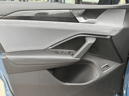 Volkswagen Tiguan SE 2.0T FWD 2025 — side view