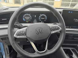 Volkswagen Tiguan SE 2.0T FWD 2025 — side view