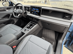 Volkswagen Tiguan SE 2.0T FWD 2025 — side view