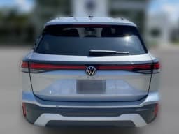 Volkswagen Tiguan SE 2.0T FWD 2026 — side view