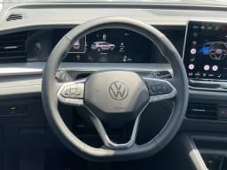 Volkswagen Tiguan SE 2.0T FWD 2026 — side view