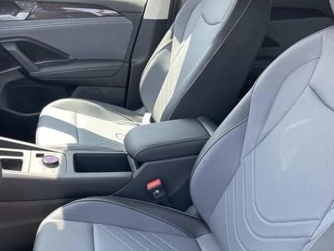 Volkswagen Tiguan SE 2.0T FWD 2026 — side view