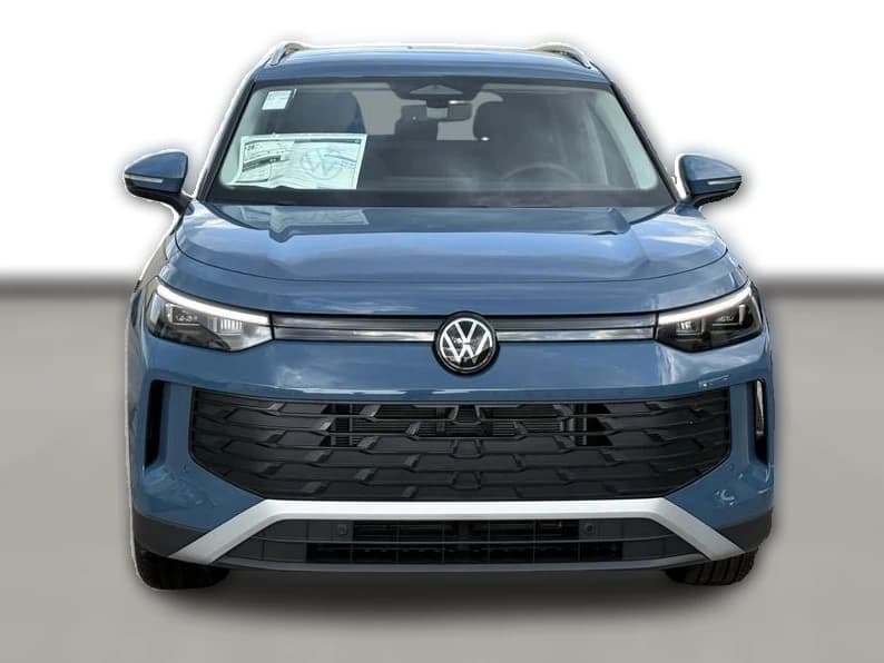 Volkswagen Tiguan SE 2.0T FWD 2025 — side view
