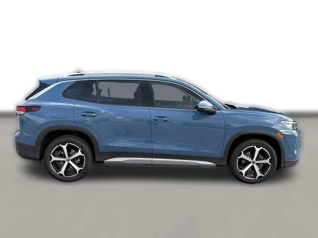 Volkswagen Tiguan SE 2.0T FWD 2025 — side view