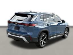 Volkswagen Tiguan SE 2.0T FWD 2025 — side view