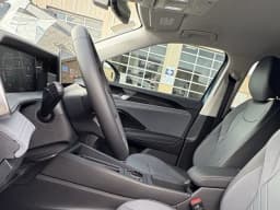 Volkswagen Tiguan SE 2.0T FWD 2025 — side view