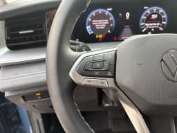 Volkswagen Tiguan SE 2.0T FWD 2025 — side view