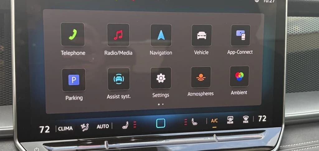 Volkswagen Tiguan SE 2.0T FWD 2025 — side view