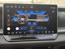 Volkswagen Tiguan SE 2.0T FWD 2025 — side view