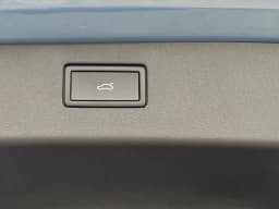 Volkswagen Tiguan SE 2.0T FWD 2025 — side view