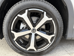 Volkswagen Tiguan SE 2.0T FWD 2025 — side view