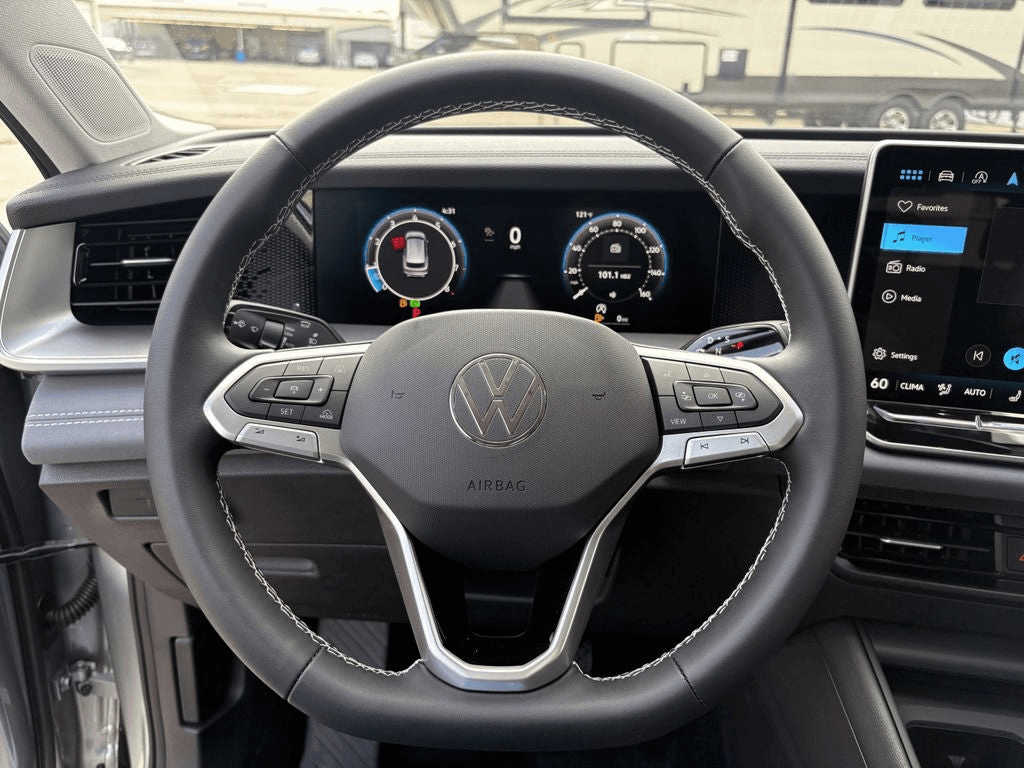 Volkswagen Tiguan SE 2.0T FWD 2025 — side view