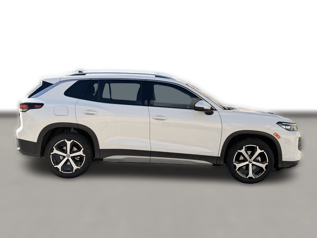 Volkswagen Tiguan SE 2.0T FWD 2026 — side view