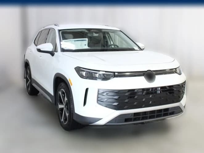Volkswagen Tiguan SE FWD 2026 — side view