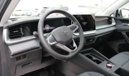 Volkswagen Tiguan SE FWD 2026 — side view
